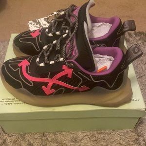 Off white odsy sneakers
